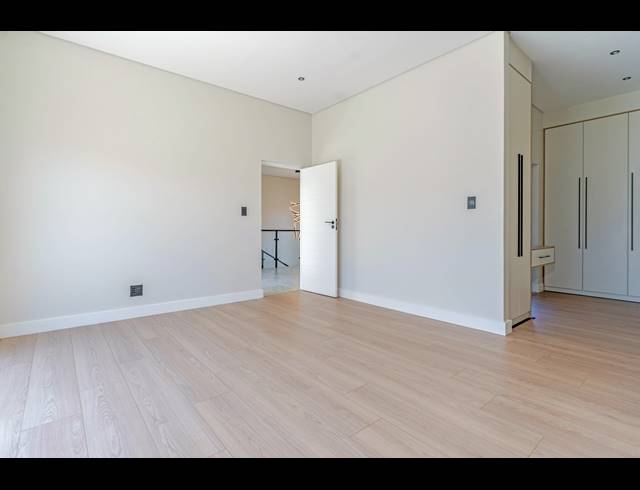 4 BEDROOM FREEHOLD FOR SALE IN OLIFANTSFONTEIN